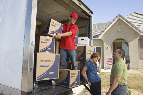 Chessington man with van for flexible moving support